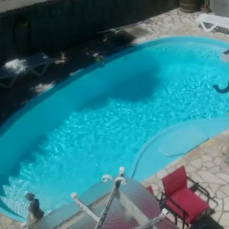 L'oasis Bed & Breakfast Pradons
